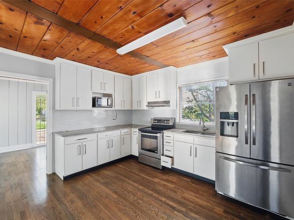 1101  Melbourne Avenue , Dallas Texas 75224