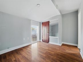 1101  Melbourne Avenue , Dallas Texas 75224