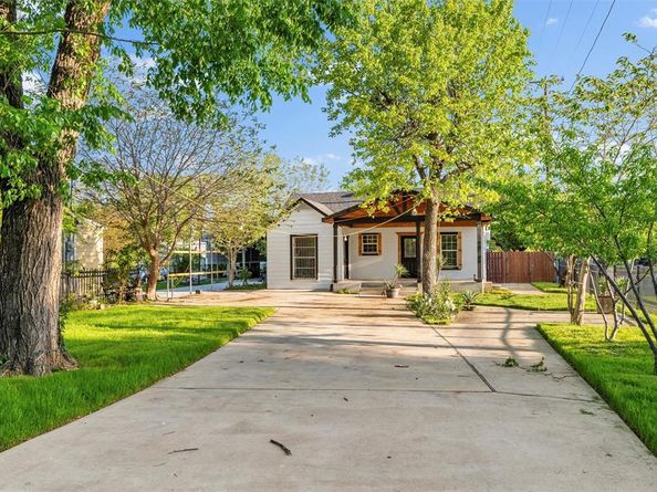 1101  Melbourne Avenue , Dallas Texas 75224