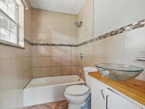 1101  Melbourne Avenue , Dallas Texas 75224