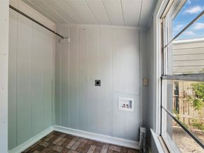 1101  Melbourne Avenue , Dallas Texas 75224