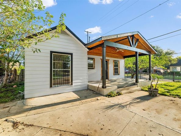 1101  Melbourne Avenue , Dallas Texas 75224