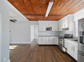 1101  Melbourne Avenue , Dallas Texas 75224