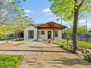 1101  Melbourne Avenue , Dallas Texas 75224
