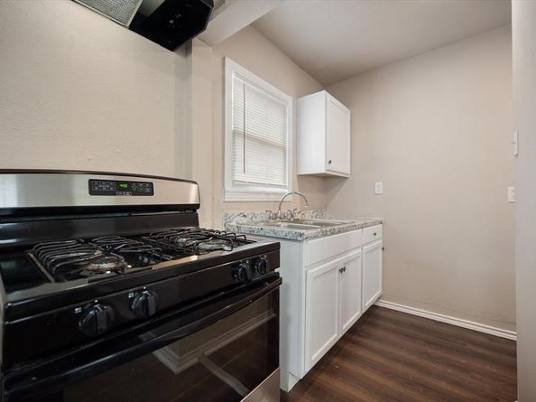 3837  Earl Street , Fort Worth Texas 76111