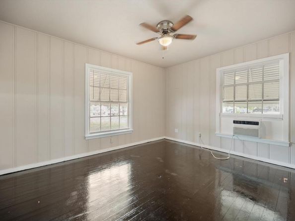 3837  Earl Street , Fort Worth Texas 76111