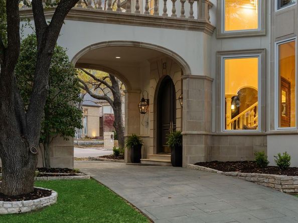 13  Downs Lake Circle , Dallas Texas 75230
