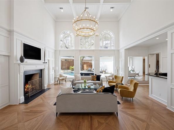 13  Downs Lake Circle , Dallas Texas 75230