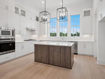 5029  Magnolia Circle 