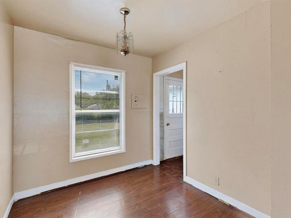 2122  Monterrey Avenue , Dallas Texas 75228