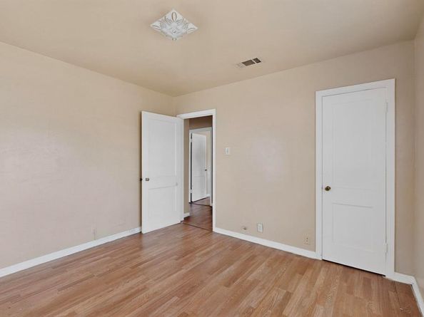 2122  Monterrey Avenue , Dallas Texas 75228