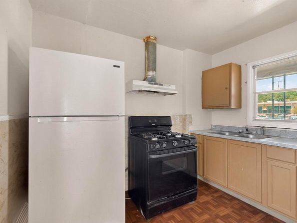 2122  Monterrey Avenue , Dallas Texas 75228