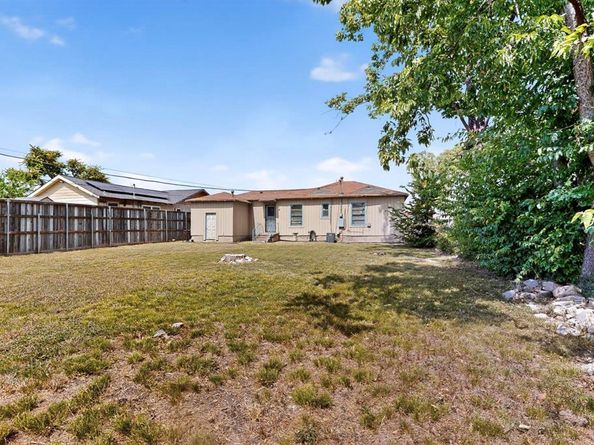 2122  Monterrey Avenue , Dallas Texas 75228