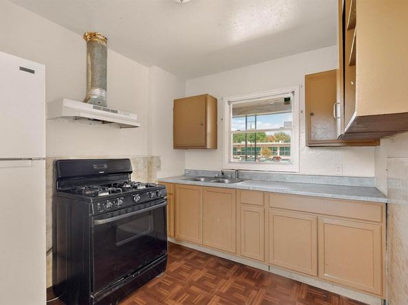 2122  Monterrey Avenue , Dallas Texas 75228
