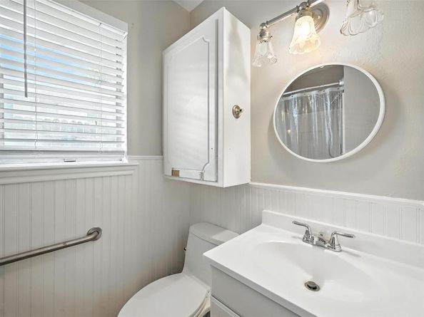 313  Vine Street , Euless Texas 76040