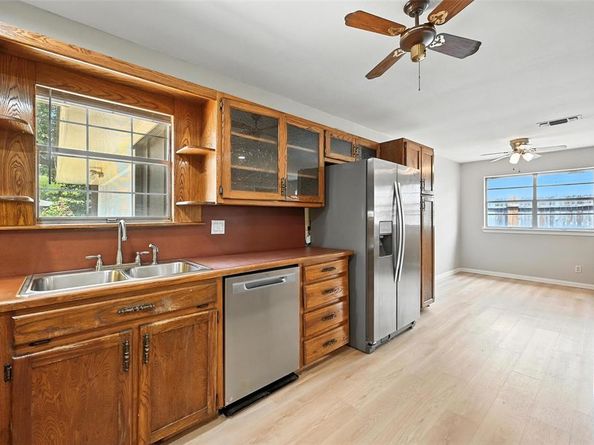 313  Vine Street , Euless Texas 76040