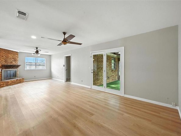 313  Vine Street , Euless Texas 76040