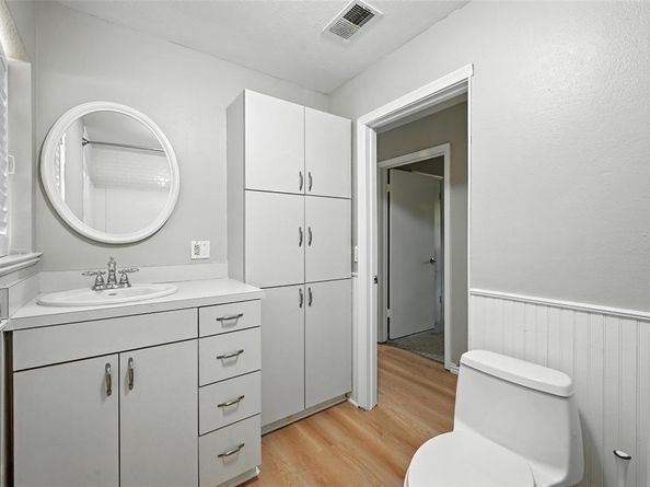 313  Vine Street , Euless Texas 76040