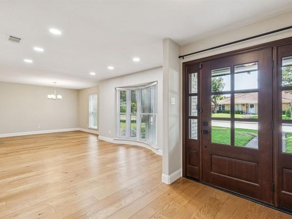 5111  Menefee Drive , Dallas Texas 75227