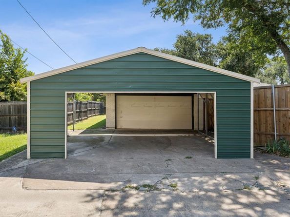 5111  Menefee Drive , Dallas Texas 75227