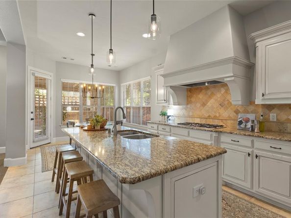 1305  Foxglove Circle , Lantana Texas 76226