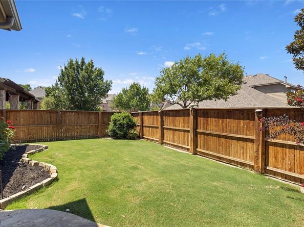 1305  Foxglove Circle , Lantana Texas 76226