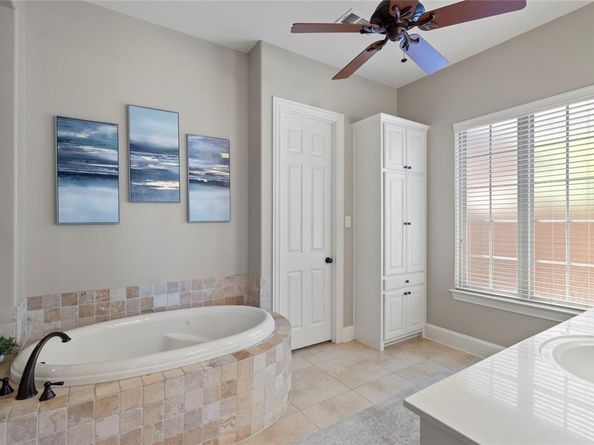 1305  Foxglove Circle , Lantana Texas 76226