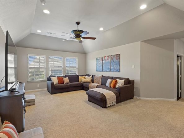 1305  Foxglove Circle , Lantana Texas 76226