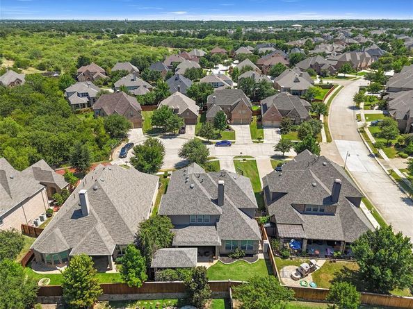 1305  Foxglove Circle , Lantana Texas 76226