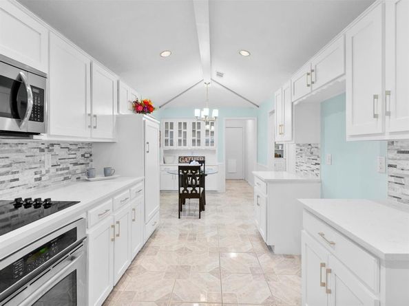 1915  Chesham Drive , Carrollton Texas 75007