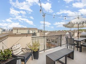 1117  Tea Olive Lane , Dallas Texas 75212