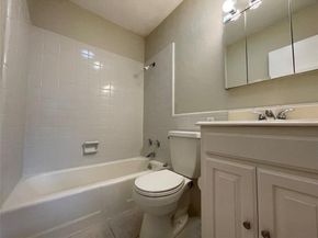 4500  Westridge Avenue  18, Fort Worth Texas 76116