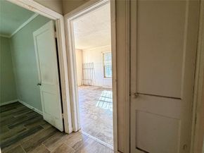 5408  Como Drive , Fort Worth Texas 76107