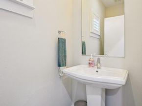 656  Bishop Heights Lane , Dallas Texas 75208