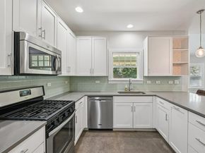 656  Bishop Heights Lane , Dallas Texas 75208