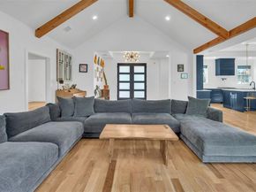 1723 N Edgefield Avenue , Dallas Texas 75208