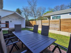 1723 N Edgefield Avenue , Dallas Texas 75208