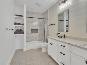 1723 N Edgefield Avenue , Dallas Texas 75208