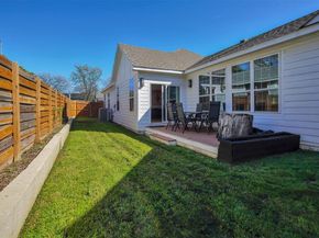 1723 N Edgefield Avenue , Dallas Texas 75208