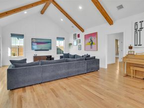 1723 N Edgefield Avenue , Dallas Texas 75208