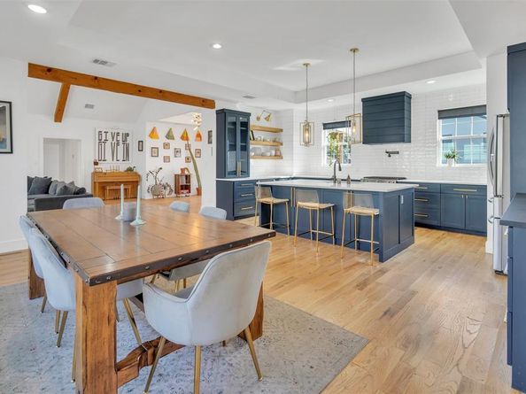 1723 N Edgefield Avenue , Dallas Texas 75208