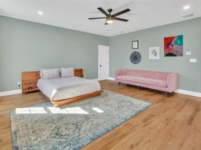 1723 N Edgefield Avenue , Dallas Texas 75208