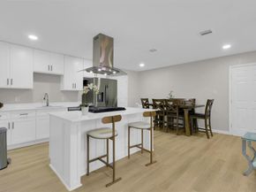 1208  Hansboro Avenue , Dallas Texas 75224