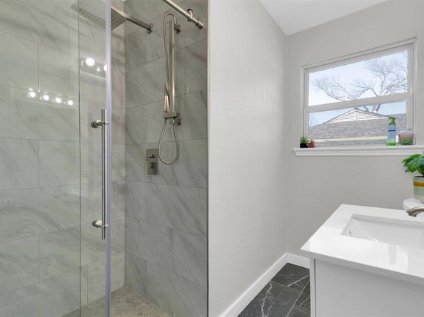 1208  Hansboro Avenue , Dallas Texas 75224
