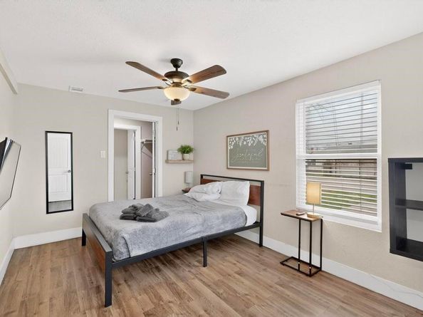 812  Centre Street , Dallas Texas 75208