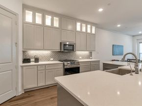 1900  Melinda Lane , Farmers Branch Texas 75234