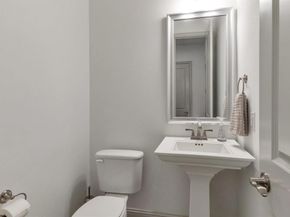 1900  Melinda Lane , Farmers Branch Texas 75234