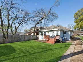 728 N Winnetka Avenue , Dallas Texas 75208