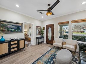 728 N Winnetka Avenue , Dallas Texas 75208