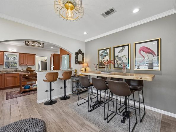 728 N Winnetka Avenue , Dallas Texas 75208